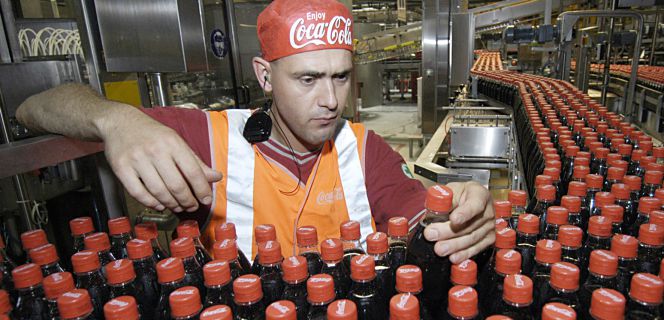 Planta de Coca-Cola, inmersa en una fusión entre sus embotelladoras europeas.