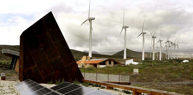 Instalación de energías renovables en Canarias.