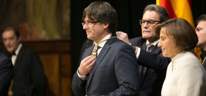 Toma de posesión del presidente electo de la Generalitat, Carles Puigdemont, en el Palau de la Generalitat de Barcelona.
