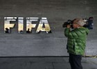La FIFA prohíbe a Atlético y Real Madrid fichar jugadores La FIFA prohíbe a Atlético y Real Madrid fichar jugadores