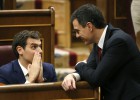 Sánchez llama a Rivera y quedan en hablar en estos días Sánchez llama a Rivera y quedan en hablar en estos días