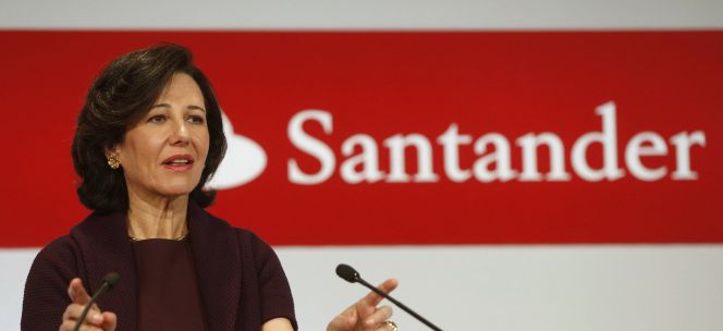 GRA179 BOADILLA DEL MONTE (MADRID), 27012016.- La presidenta del Banco de Santander, Ana Botín, durante la presentación de resultados del grupo que obtuvo un beneficio neto atribuido de 5.966 millones de euros en 2015, el 2,6 % más que el año anterior, después de la dotación a provisiones, sin las cuales las ganancias habrían crecido el 13 % y habrían alcanzado los 6.566 millones. EFEJuan Carlos Hidalgo