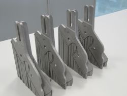 Piezas fabricadas en aleación de titanio con impresión 3D.