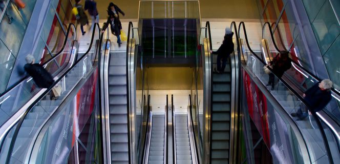 En grandes superficies, según el precio y financiando, así compramos los españoles
