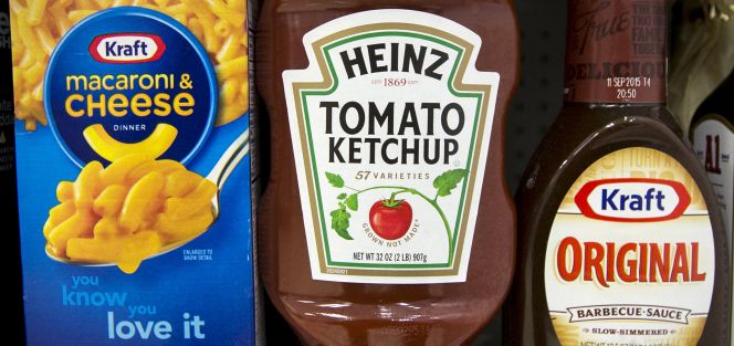 Productos de Kraft y Heinz en un lineal de supermercado. Ambas compañías protagonizaron una de las mayores operaciones de fusión el año pasado.