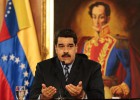 Maduro devalúa el bolívar y dispara la gasolina Maduro devalúa el bolívar y dispara la gasolina