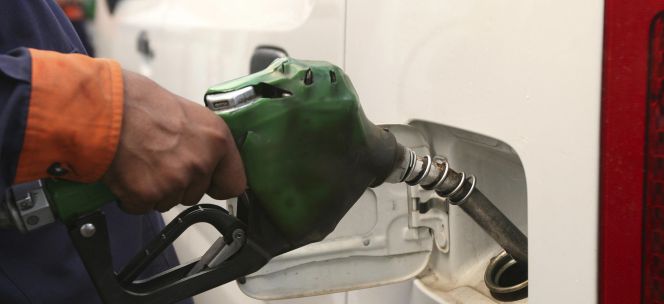 Las petroleras elevan su margen a pesar de la caída de precios