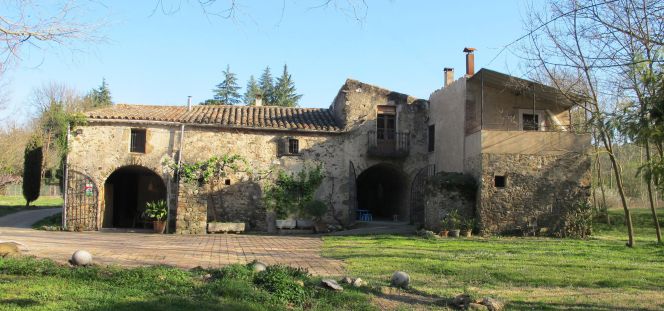 Exterior de Can Bonet, cerca de Sant Martí Vell, en Gerona.