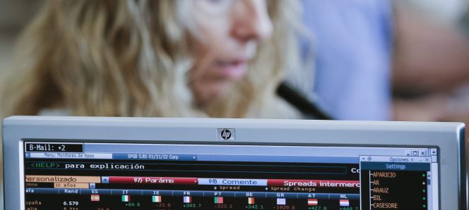 Aspecto de ls oficinas en Madrid de Ahorro Corporación, grupo de servicios financieros encargado de la subasta de bonos y letras del Tesoro Público español.