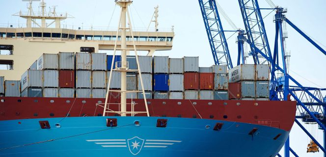 Vista del mayor buque contenedor del mundo, el "Maersk MC-Kinney Moller", a su llegada al puerto de Gdansk (Polonia). EFEArchivo