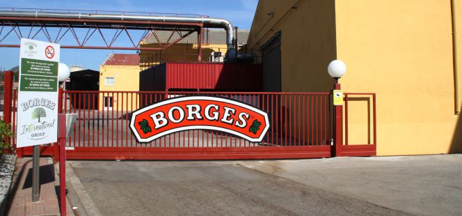 Instalaciones de la compañia de frutos secos Borges.
