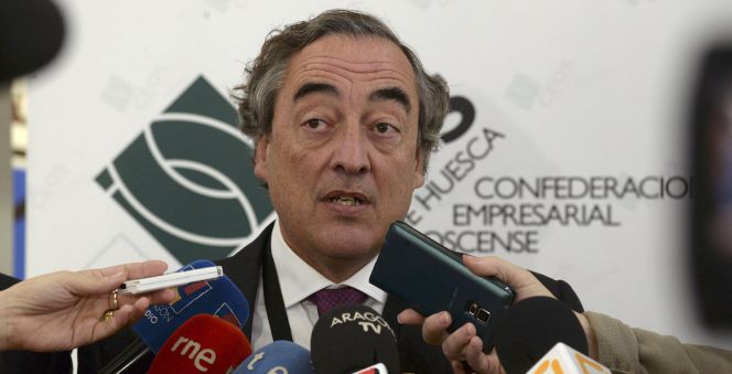El presidente de la Confederación Española de Organizaciones Empresariales (CEOE), Juan Rosell, en declaraciones a los medios de comunicación.