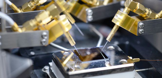 Los nuevos materiales relanzan a la centenaria Merck