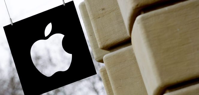 Logo de Apple en una tienda.
