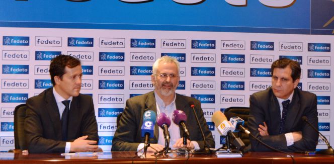 Carlos Velázquez Romo, alcalde de Seseña, Raúl Mata, presidente de Thinking Helper Labs, y Manuel Madruga, secretario general de la Federación Empresarial Toledana (Fedeto).