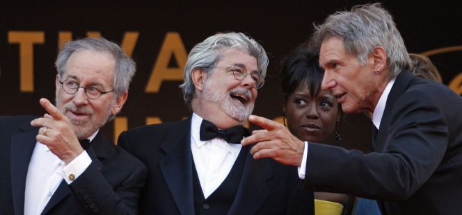 Steven Spielberg, George Lucas, y Harrison Ford en la premiere de 'Indiana Jones y el reino de la calavera de cristal' en 2008 en el Festival de Cannes.