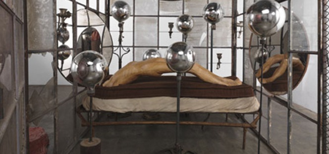 Dentro y fuera (In and out), celda de 1995.