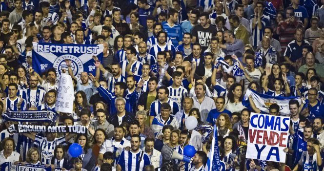 Aficionados del Recreativo de Huelva se manifestaron el pasado mes de octubre para pedir una solución a la situación económica que atraviesa el club.