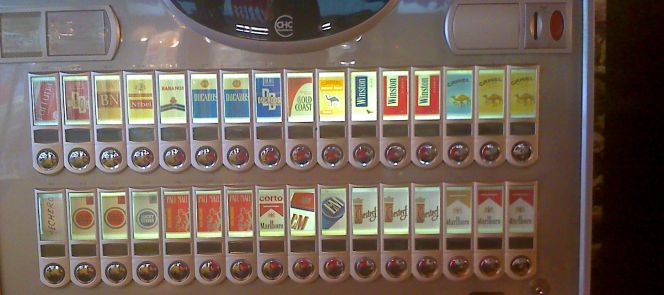 Desde hoy será difícil comprar tabaco en los bares