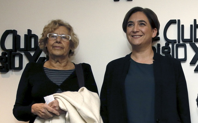 Las alcaldesas de Madrid, Manuela Carmena, y de Barcelona, Ada Colau