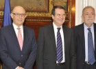 Hacienda prohíbe gastar el superávit a los municipios Hacienda prohíbe gastar el superávit a los municipios