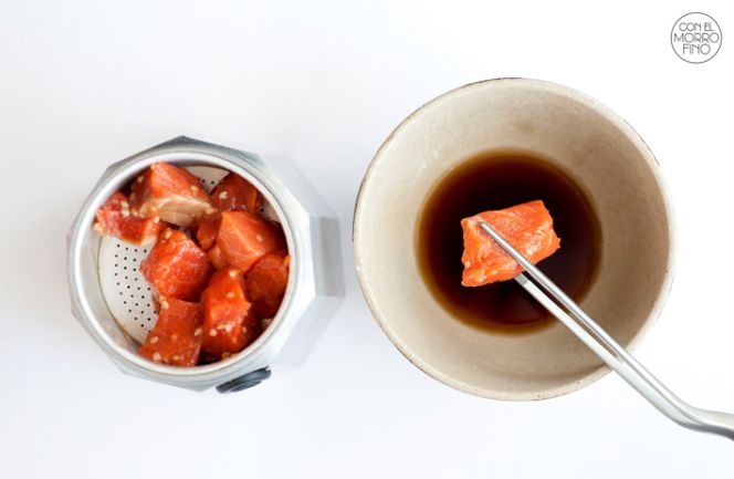 Salmón Salvaje de Alaska marinado y ahumado en cafetera.