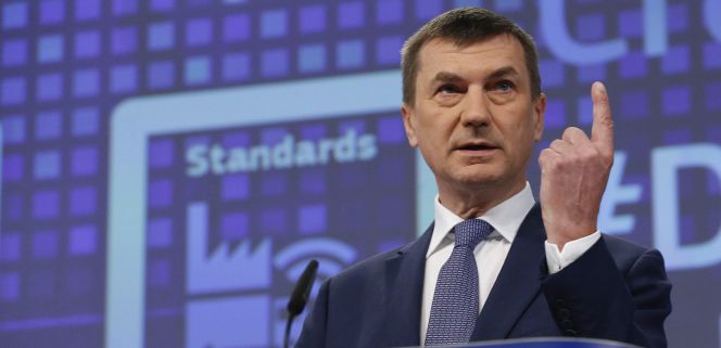 El responsable de Mercado Único Digital, Andrus Ansip, durante la rueda de prensa de hoy.
