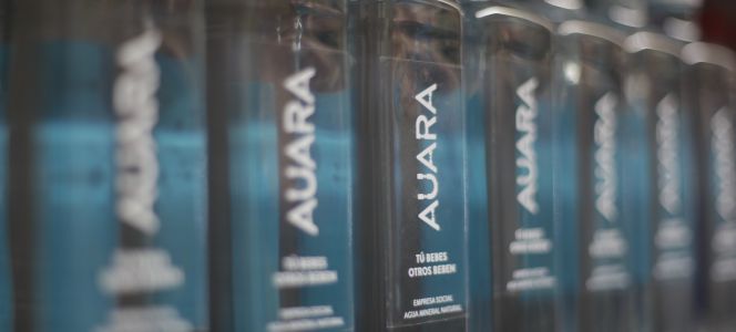 De la botella de agua mineral a los grifos de África