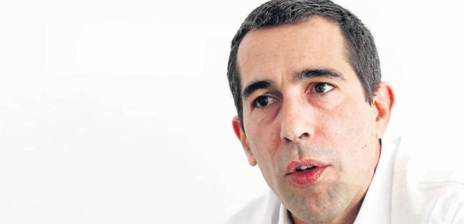 “El deportista no sabe qué hacer con su dinero”