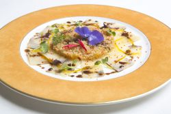 Carpaccio de bacalao con quínoa, de Zalacain.