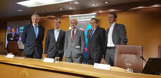 Fermín Montero, subdirector general de Innovación y Promoción Empresarial de la Comunidad de Madrid; Alberto Planas, director general de DES; Luis Cueto, coordinador general de alcaldía del Ayuntamiento de Madrid y presidente de Ifema; Fermín Lucas, director general de Ifema, y LLuis Altes, director de Estrategia de DES.