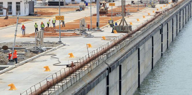 Vista general de una nueva esclusa del proyecto de ampliación del Canal de Panamá, en la vertiente del Pacífico.