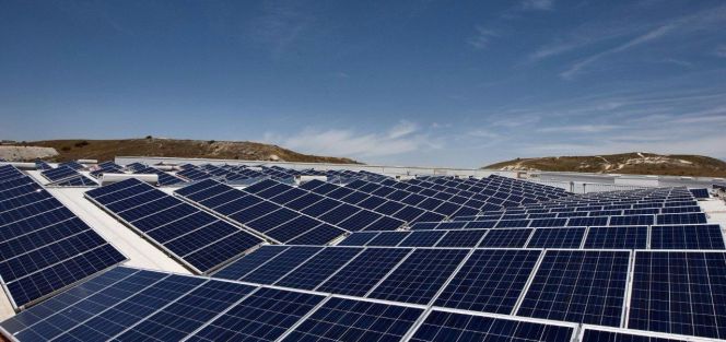Instalación de paneles solares.