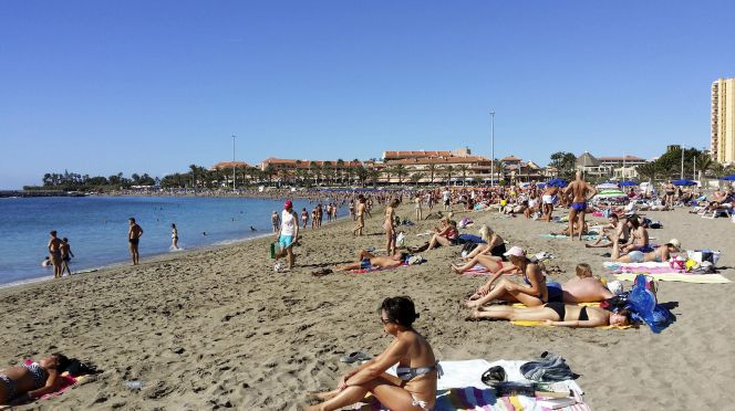 Playa de los Cristianos en Tenerife.