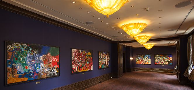 Sala de exposición de Le Palais Art Hotel de Praga.