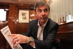 Cedric de Fonclare: “Que una empresa esté barata no impide que pueda caer más”