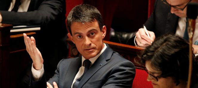 Manuel Valls supera la moción de censura