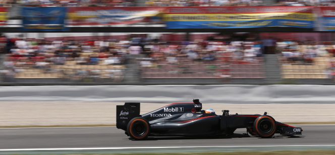 El piloto español de Fórmula 1 Fernando Alonso, a bordo de su McLaren-Honda en el Gran Premio de España del año pasado.