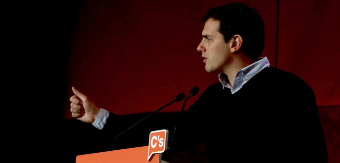 GRA176. BARCELONA, 14052016.- El presidente de Ciudadanos, Albert Rivera, durante su intervención en el Consejo General del partido, en el que se han ratificado sus listas a las elecciones generales del próximo 26 de junio y se ha aprobado la candidatura de Rivera a la presidencia del Gobierno. EFEAlberto Estévez
