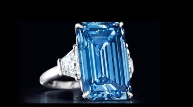 El diamante 'Oppenheimer Blue', vendido por más de 51,3 millones