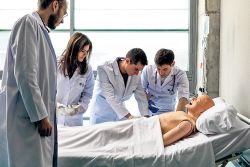 Estudiantes de medicina del CEU.