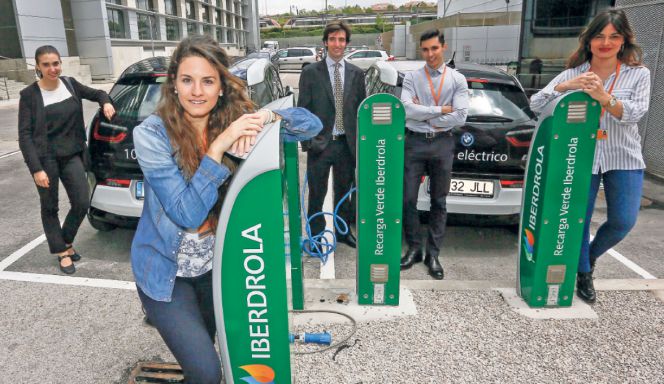 Becarios que trabajan este año en la sede central de Iberdrola, en Madrid.