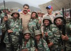 Maduro moviliza al ejército en Venezuela Maduro moviliza al ejército en Venezuela