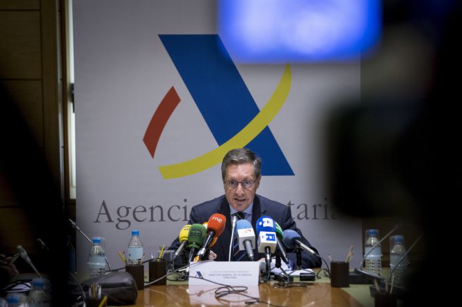 El director de la Agencia Tributaria, Santiago Menéndez, durante su comparecencia en la rueda de prensa