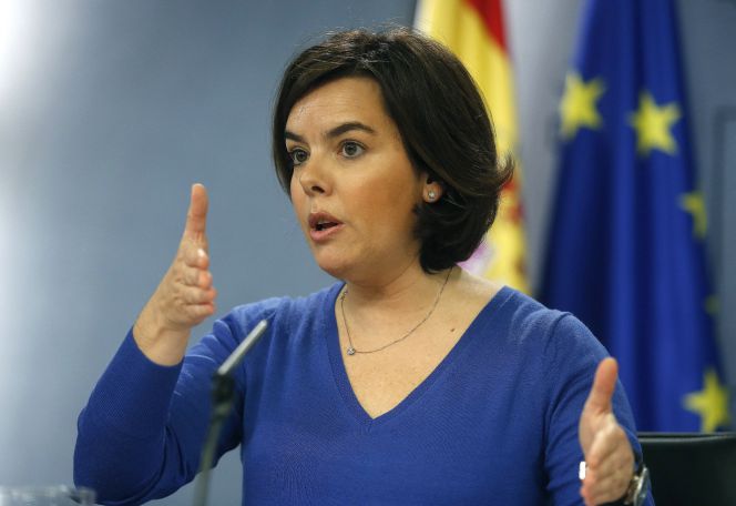La vicepresidenta del Gobierno, Soraya Saénz de Santamaría, durante la rueda de prensa que ha ofrecido tras la reunión del Consejo de Ministros.