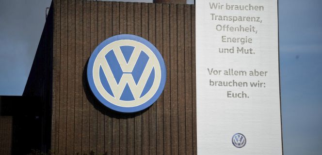 Logotipo de Volkswagen en la fábrica de Volkswagen en Wolfsburgo (Alemania). EFEArchivo