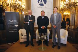 De izquierda a derecha, José Antonio Marina, filósofo y pedagogo; Stavros Yiannouka, director general de Wise, y Joe Hallgarten, director interino de la RSA (Royal Society for the encouragement of Arts).