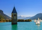 Bolzano, mitad italiano, mitad austriaco Bolzano, mitad italiano, mitad austriaco