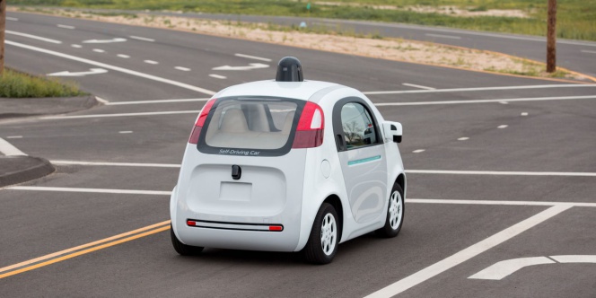 Google enseña a sus coches autónomos cuándo deben pitar y cómo