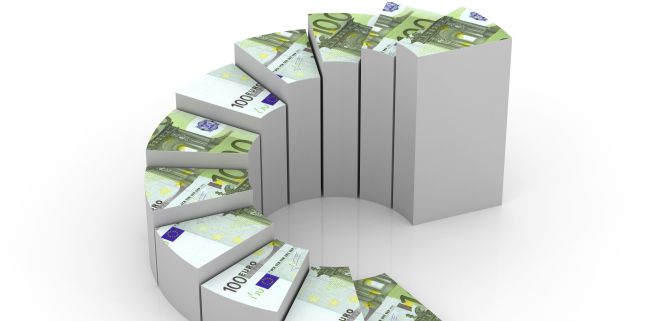 Los españoles destinan 18 años de salario a pagar impuestos